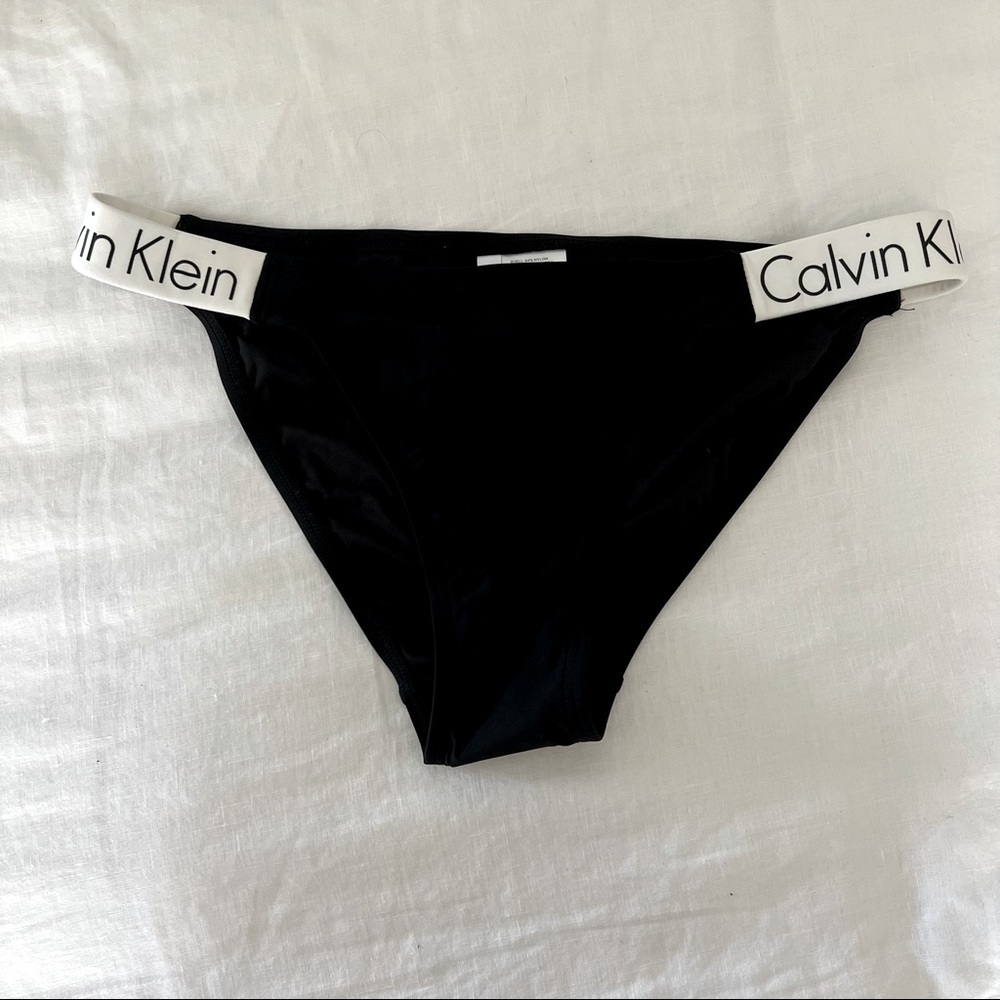 Calvin Klein Black Bikini Bottoms - Large